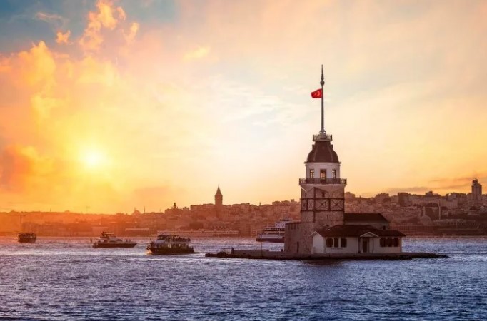 Yurt genelinde iç ve batı bölgelerde kuzey yönlerinden kuvvetli rüzgarlar