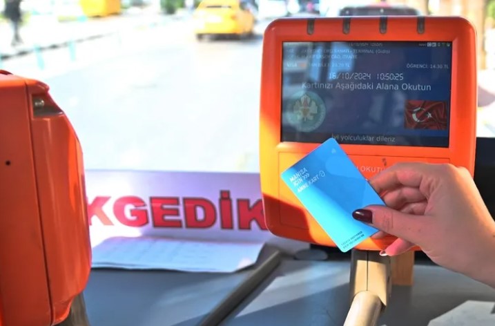 Manisa Büyükşehir Belediyesi, altyapı ve üstyapı hizmetlerinin yanı sıra sosyal