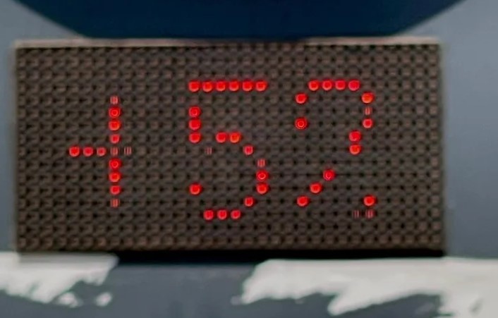 Mardin, kavurucu sıcakların etkisiyle zorlu günler yaşıyor. Termometrelerin 52 dereceyi
