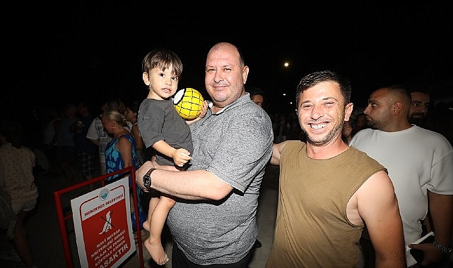 Menderes’te haftasonu motofest coşkusu yaşandı. Özdere sahilinde ülkenin dört bir