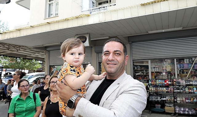 Narlıdere Belediyesi, çocuk sevinci yaşayan ailelerin mutluluğuna ortak olmak ve