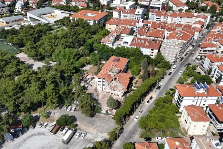 Muğla’da Abide H. Nuri Öncüer Huzurevi Güvenlik Gerekçesiyle Yıkılıyor.