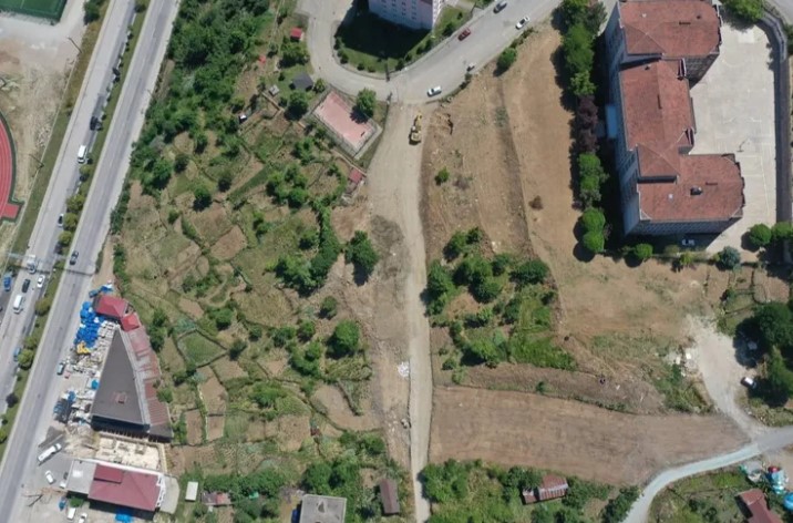 Büyükşehir Belediyesi, kent genelinde ulaşım altyapısını güçlendirme adına çalışmalarını sürdürüyor.