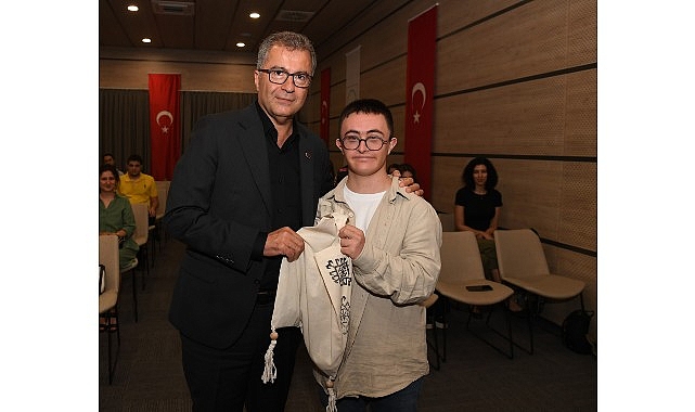 Osmangazi Belediyesi’nin Bursa Down Kardeşliği Derneği’yle birlikte düzenlediği “Engellilik ve