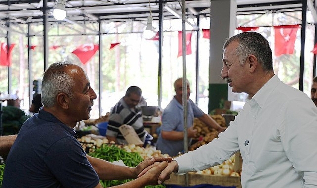 Kocaeli Büyükşehir Belediye Başkanı Doç. Dr. Tahir Büyükakın, İzmit Perşembe