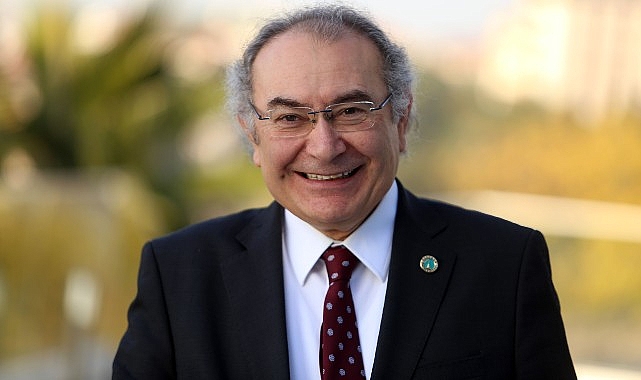 Üsküdar Üniversitesi Kurucu Rektörü, Psikiyatrist Prof. Dr. Nevzat Tarhan, çocuk