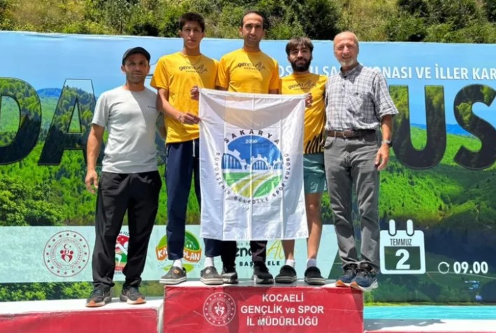 Sakarya Büyükşehir Belediyesi Spor Kulübü sporcuları, gösterdikleri üstün performansla dikkat