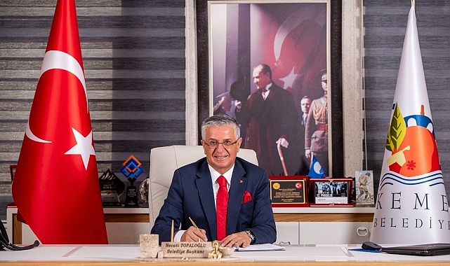 Sözcü Gazetesi Yazarı usta gazeteci Saygı Öztürk, eğitime yaptığı katkılarla