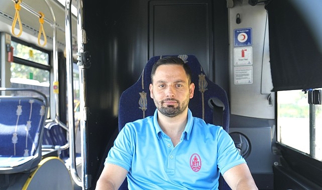 İETT Kaptanı Samet Duyduk, 15 Temmuz gecesi Sultangazi’de yanmakta olan