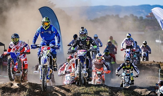 Büyükakın, motosikleti ile bu kez Enduro Şampiyonası’na katıldı