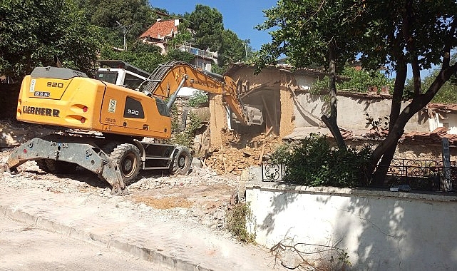 Osmangazi Belediyesi, insanların can ve mal güvenliğini tehdit eden, kent