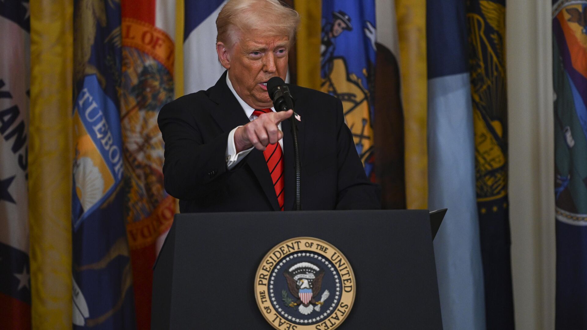 ABD Başkanı Donald Trump, Fed Başkanı Jerome Powell'ın derhal istifa