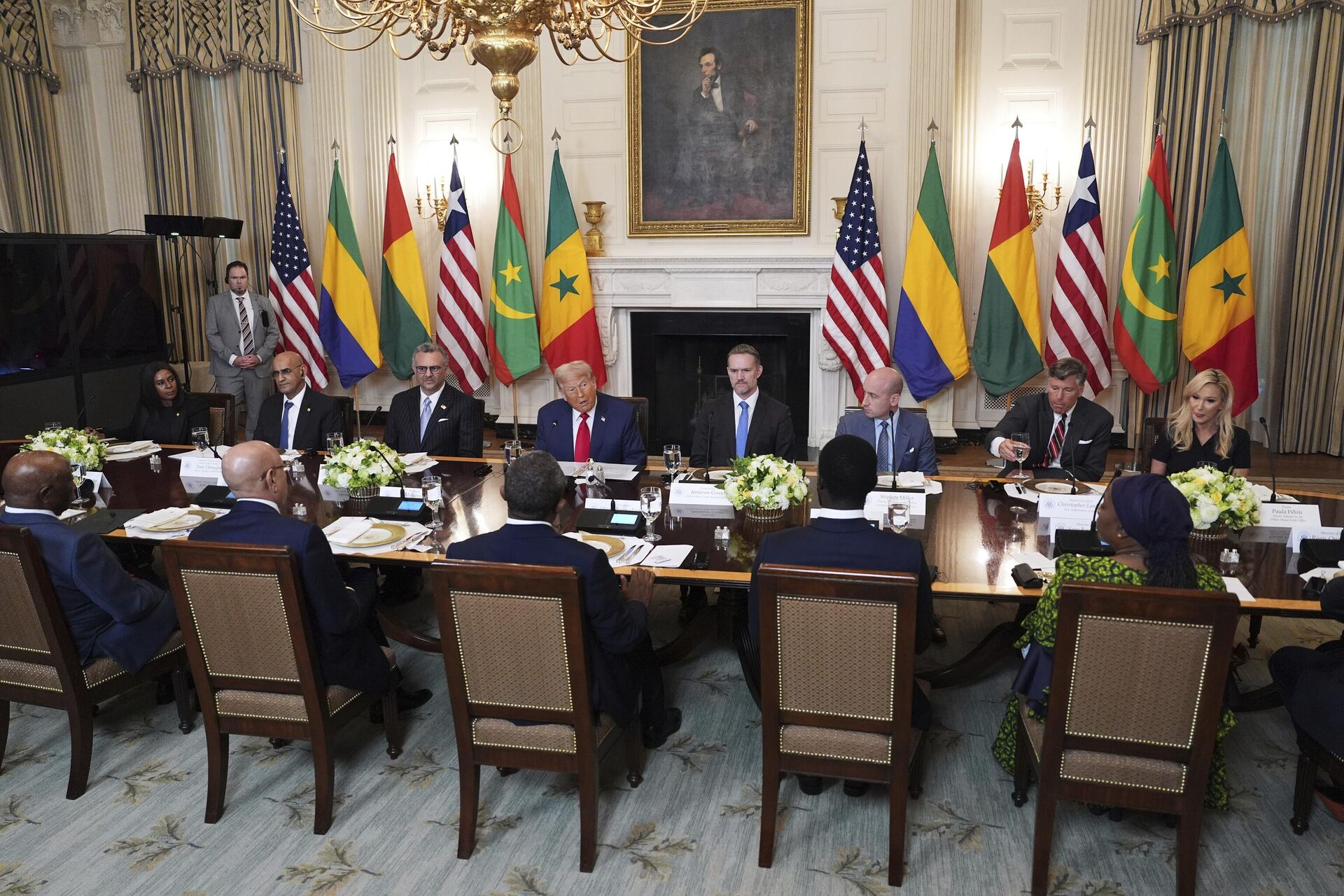 trumpin-afrika-zirvesi-ingilizceniz-cok-guzel-harika