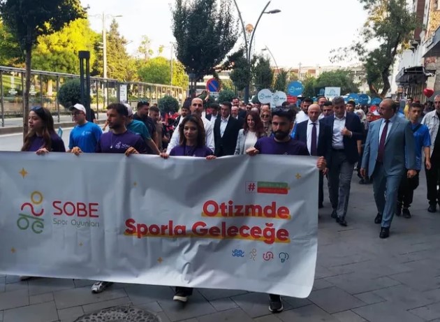 Selçuklu Otizmli Bireyler Eğitim Vakfı (SOBE) öncülüğünde Konya’da düzenlenen Türkiye’nin
