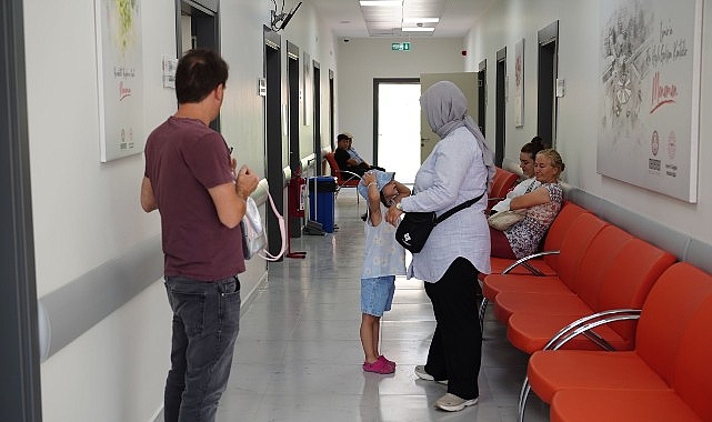 Menemen Belediyesi tarafından yapımı tamamlanan Ulukent Semt Polikliniği farklı branşlardan
