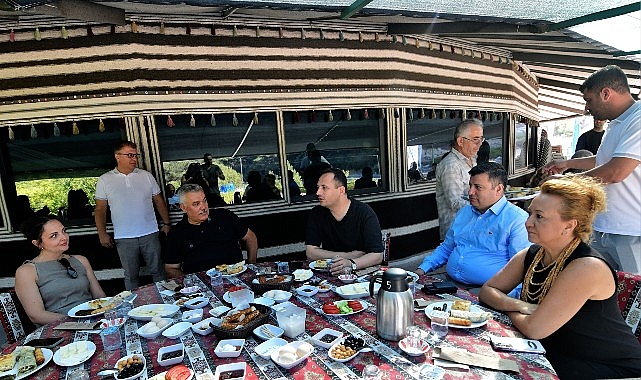 Bornova Belediye Başkanı Ömer Eşki, Ege Bölgesi Yörük Türkmen Dernekler