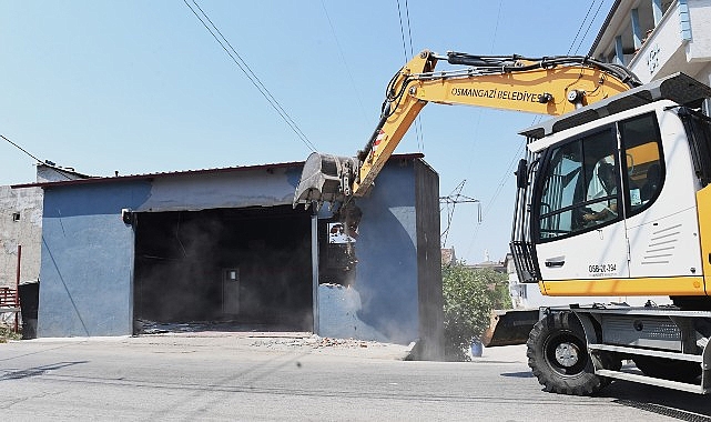 Kaçak yapılaşmaya karşı mücadelesini kararlılıkla sürdüren Osmangazi Belediyesi, Geçit Mahallesi’nde