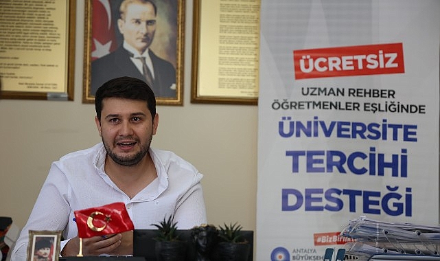 Antalya Büyükşehir Belediyesi, üniversite sınavına hazırlık sürecinde destek verdiği gençleri,