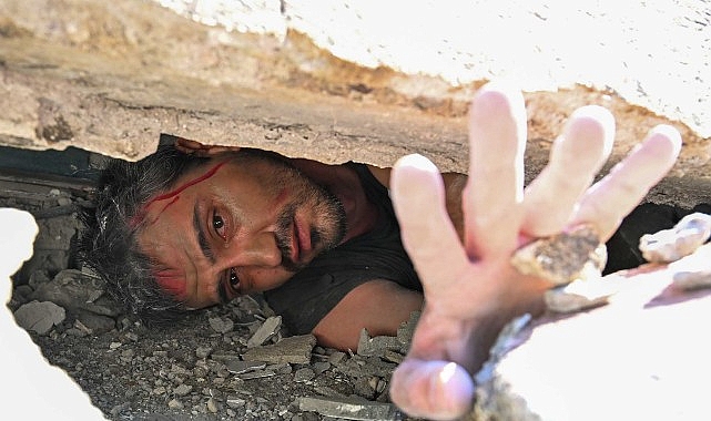 Antalya’nın Döşemealtı ilçesinde, Antalya Büyükşehir Belediyesi İtfaiyesi, AFAD’la birlikte işbirliği