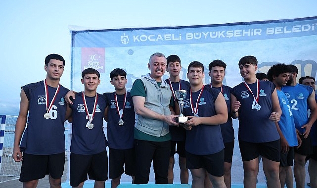 Kocaeli Büyükşehir Belediyesi tarafından Sekapark’ta düzenlenen ödüllü Plaj Şenlikleri, Kocaeli