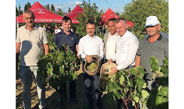 Başkan Tahir Büyükakın, Kocaeli Büyükşehir Belediyesi’nin gübre ve mazot desteği