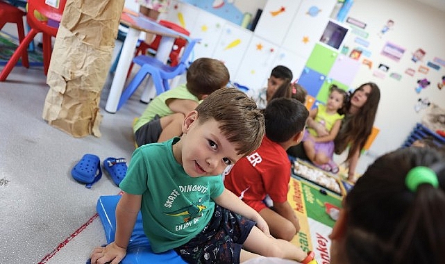 Çeşme Belediye Başkanı Lâl Denizli, Reisdere Mahallesi’ndeki Yuvamız Çeşme kreşini