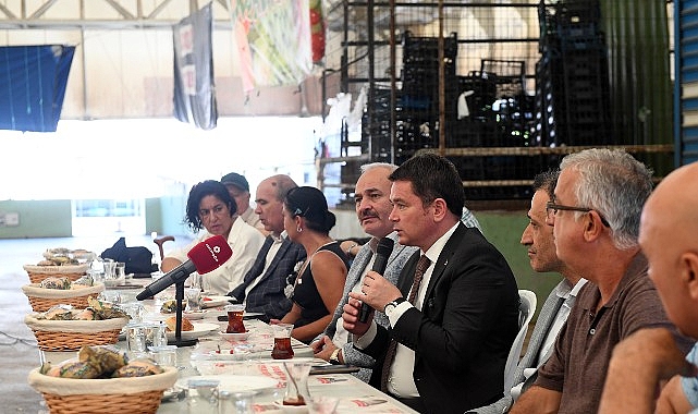 Osmangazi Belediye Başkanı Erkan Aydın, mahalle ziyaretleri kapsamında Dikkaldırım Mahallesi