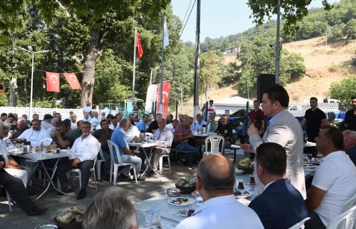 Osmangazi Belediye Başkanı Erkan Aydın, mahalle ziyaretleri kapsamında Mürseller Mahallesi’nde