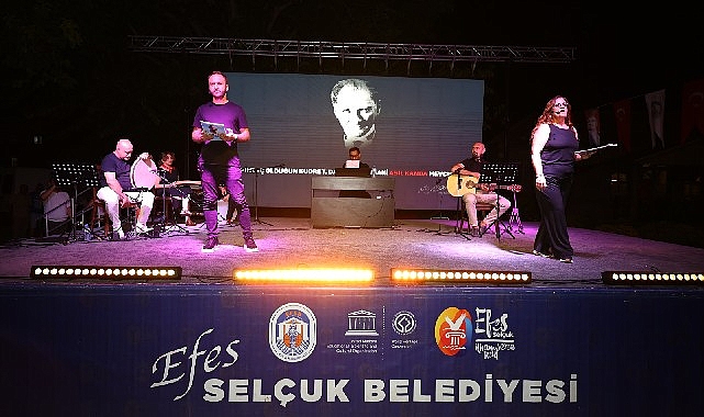 Efes Selçuk’ta 30 Ağustos Zaferi’nin 103. yılı Fener Alayı ve