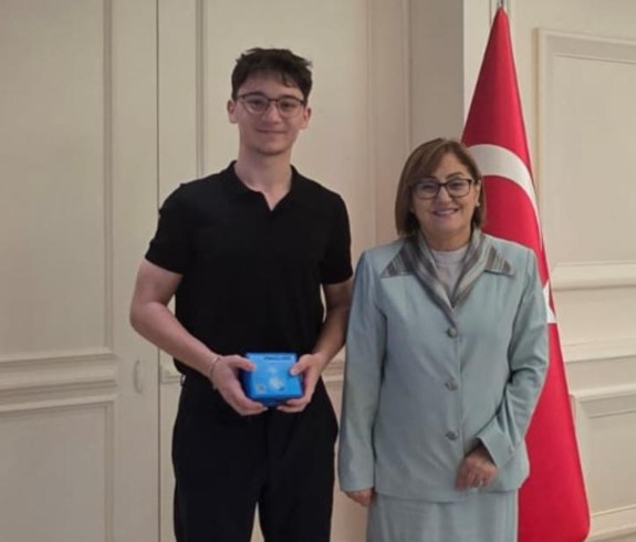 Büyükşehir Belediye Başkanı Fatma Şahin, su israfının önlenmesi için yapay