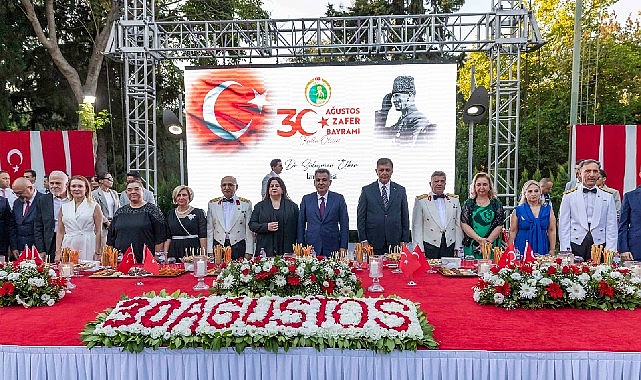 İzmir Büyükşehir Belediye Başkanı Dr. Cemil Tugay, İzmir Valiliği ev