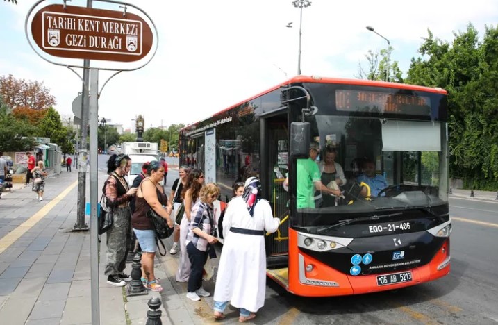 Büyükşehir Belediyesi’nin başlattığı “Başkent Kültür Turu Ring Seferleri”, yerli ve