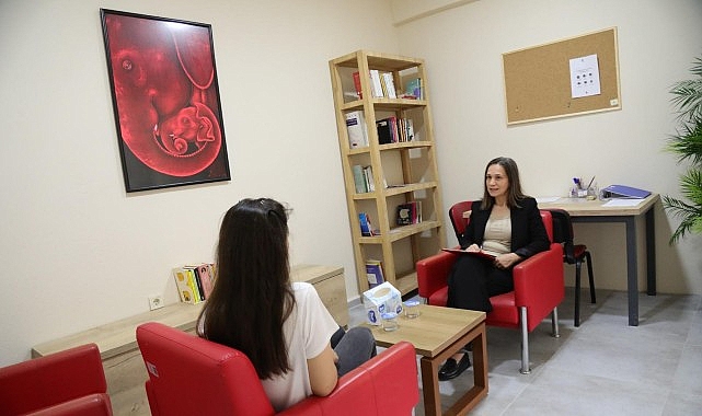 Bayraklı Belediyesi, dezavantajlı grupların hukuki haklarına erişimini kolaylaştırmak amacıyla İzmir