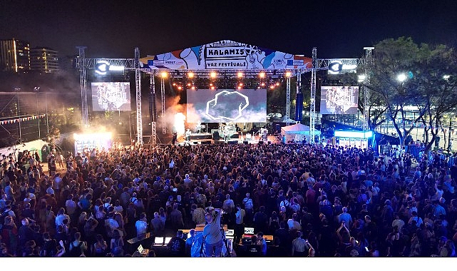 Kadıköy Belediyesi’nin düzenlediği Kalamış Yaz Festivali kapsamında, Türk rock müziğinin