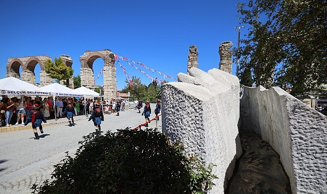 Efes Selçuk’ta, Büyük Taarruz’un 103. yıl dönümü Kurtuluş Yolu Anıtı’nda