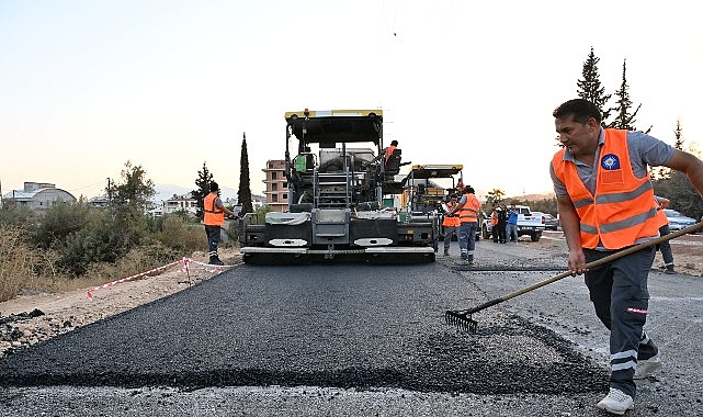 Antalya Büyükşehir Belediyesi Başkan Vekili Büşra Özdemir, Antalya Bulvarı’ndan Şehir