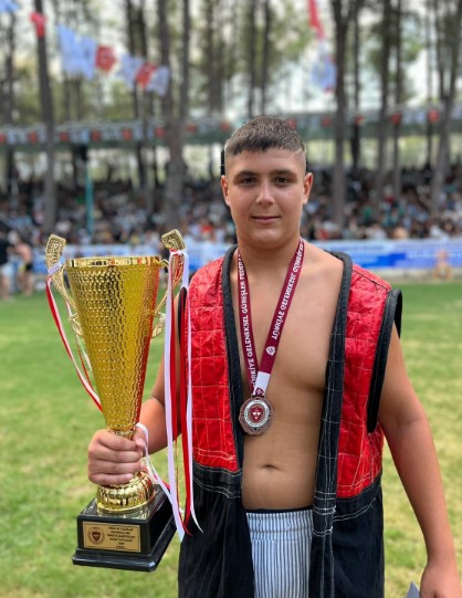 Trabzon Büyükşehir Belediyespor Kulübü sporcusu Emir Asaf Sağır, Hatay’da düzenlenen