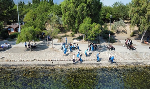 İzmir Büyükşehir Belediyesi, İzmirlileri şehrin birbirinden güzel parklarındaki etkinliklerle bütünleştirmeye