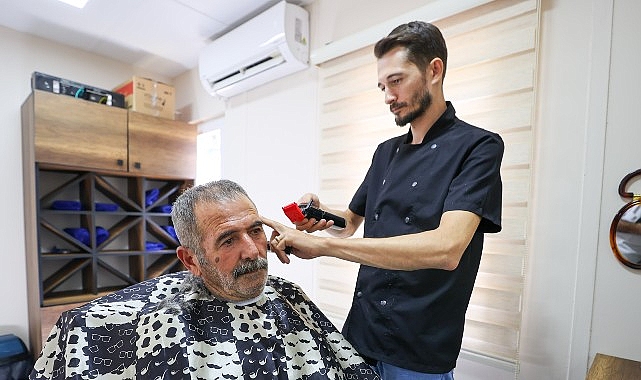 Buca Belediyesi’nin, ilçede yaşayan 60 yaş üstü vatandaşların sosyal hayatla