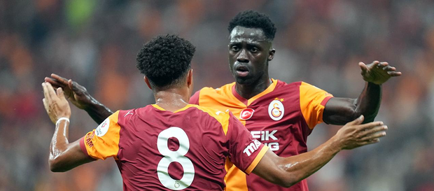 Galatasaray savunmasının önemli ismi Davinson Sanchez, Rizespor karşısında attığı golle