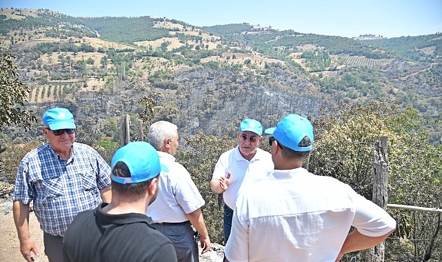 Manisa Büyükşehir Belediye Meclisi Deprem ve Doğal Afet Komisyonu üyeleri,