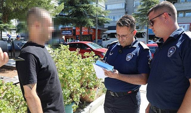 Edremit Belediyesi, “İzmaritini Yere Atma, Geleceğini Karartma” kampanyasının ardından, meydan,