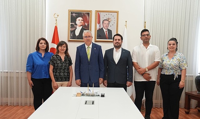Ege Üniversitesi Eczacılık Fakültesi öğretim üyesi Prof. Dr. K. Arzum
