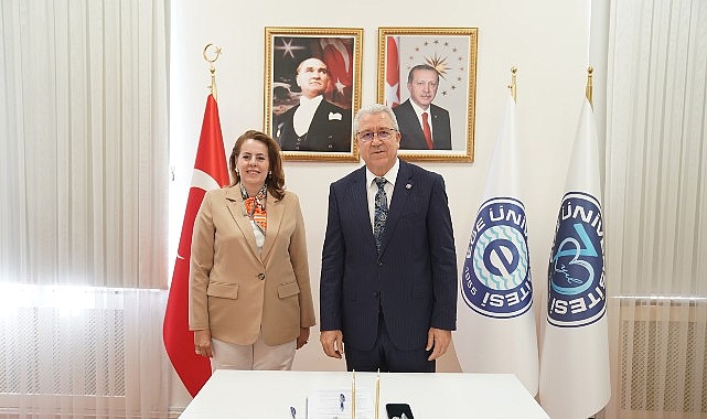 Ege Üniversitesi Hemşirelik Fakültesi öğretim üyesi Prof. Dr. Şebnem Çınar