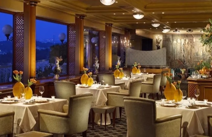 Elektraweb’in Akıllı Dijital Menü çözümü, restoran operasyonlarını kolaylaştırıp müşteri memnuniyetini