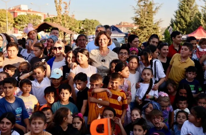Eskişehir Büyükşehir Belediye Başkanı Ayşe Ünlüce, Büyükşehir Belediyesi Çocuk Hakları