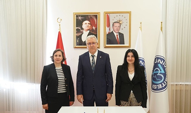 Ege Üniversitesi(EÜ) Hemşirelik Fakültesi öğretim üyesi Doç. Dr. Sezer Er