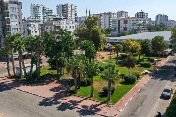 Muratpaşa Belediyesi, haziran ayında hayatını kaybeden Manisa Büyükşehir Belediye Başkanı