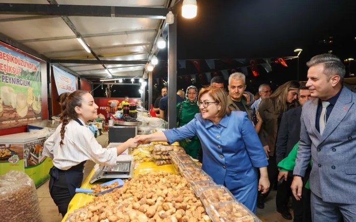 Gaziantep Büyükşehir Belediyesi’nin bu yıl 9’uncusunu düzenlediği Hemşehri Dernekleri Festivali