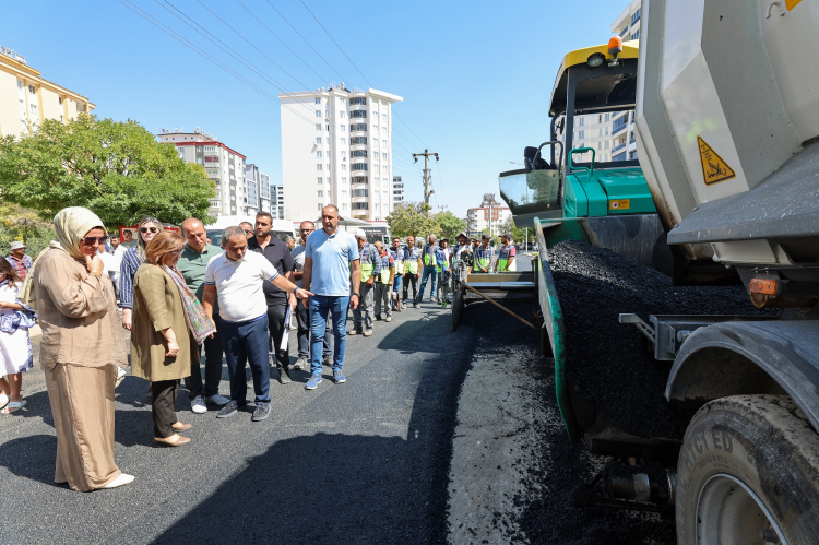 asfalt-calismalarinda-buyuksehir-seferberligi